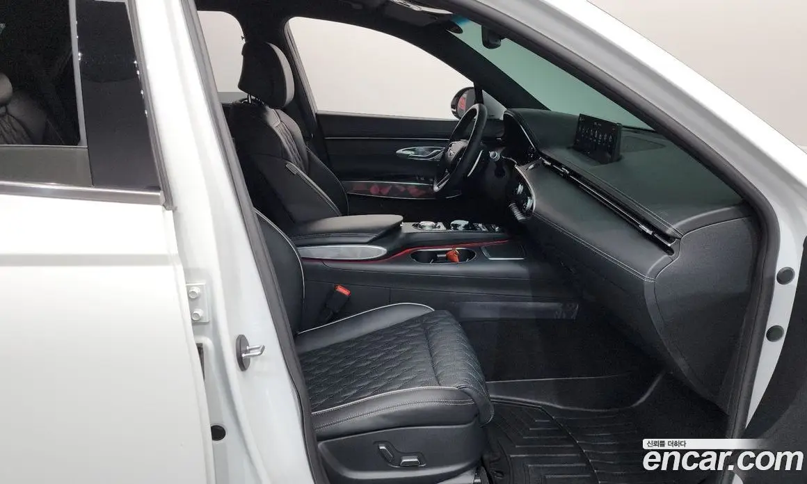 Genesis GV70 2021 2.5 автомат (гидро), фото 16 Genesis GV70 2021 2.5 автомат (гидро), фото 16