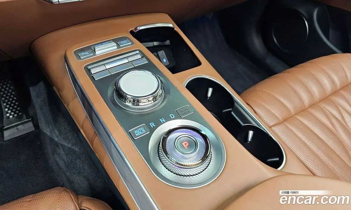 Genesis GV70 2022 2.5 автомат (гидро), фото 12 Genesis GV70 2022 2.5 автомат (гидро), фото 12