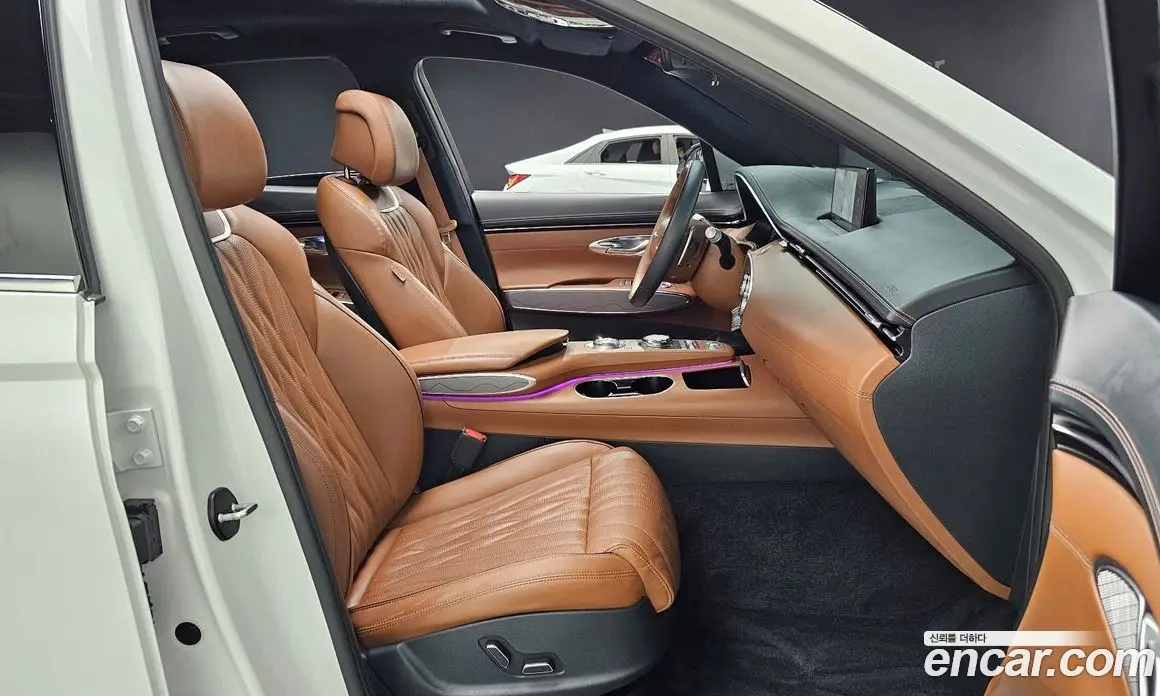 Genesis GV70 2022 2.5 автомат (гидро), фото 18 Genesis GV70 2022 2.5 автомат (гидро), фото 18