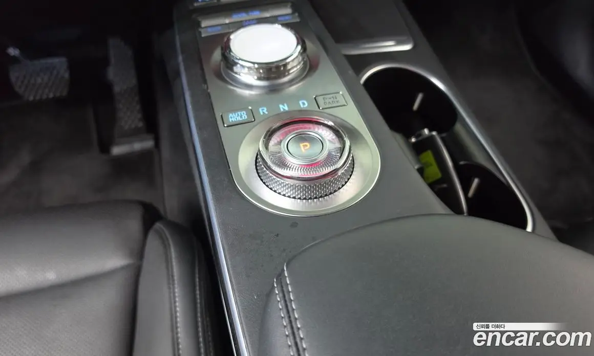 Genesis GV70 2022 2.5 автомат (гидро), фото 12 Genesis GV70 2022 2.5 автомат (гидро), фото 12