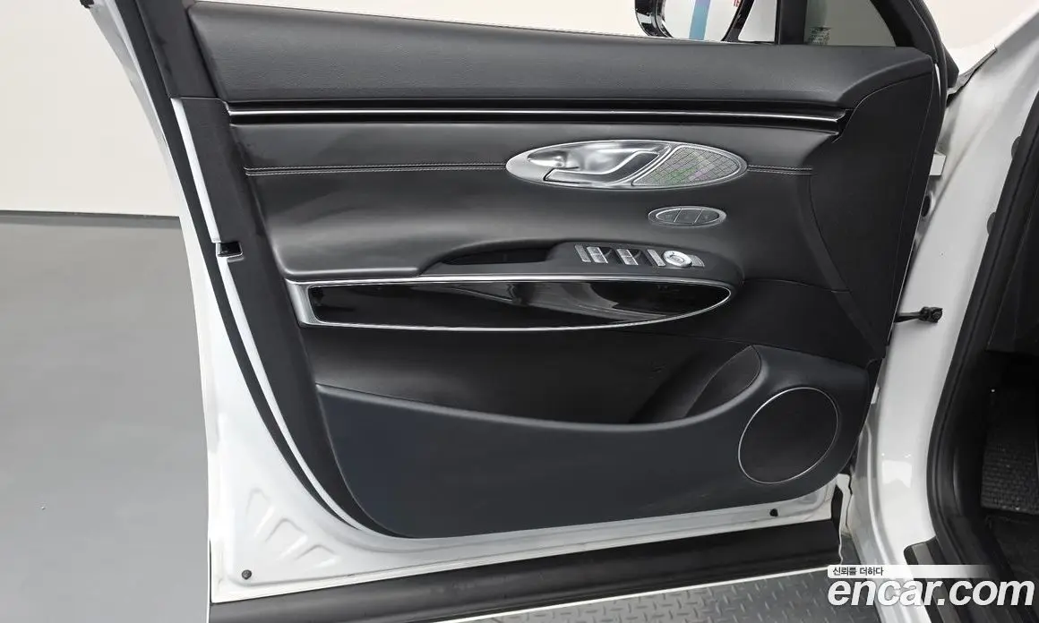Genesis GV70 2022 2.5 автомат (гидро), фото 14 Genesis GV70 2022 2.5 автомат (гидро), фото 14