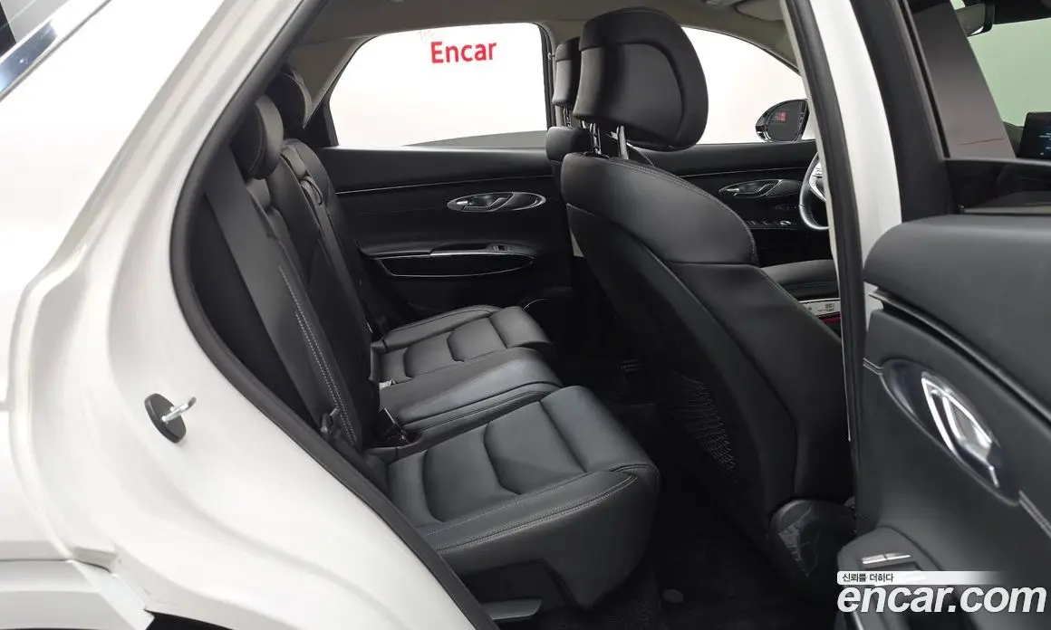 Genesis GV70 2022 2.5 автомат (гидро), фото 17 Genesis GV70 2022 2.5 автомат (гидро), фото 17