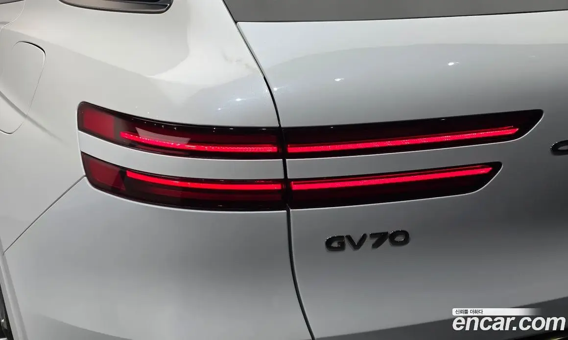 Genesis GV70 2022 2.5 автомат (гидро), фото 9 Genesis GV70 2022 2.5 автомат (гидро), фото 9