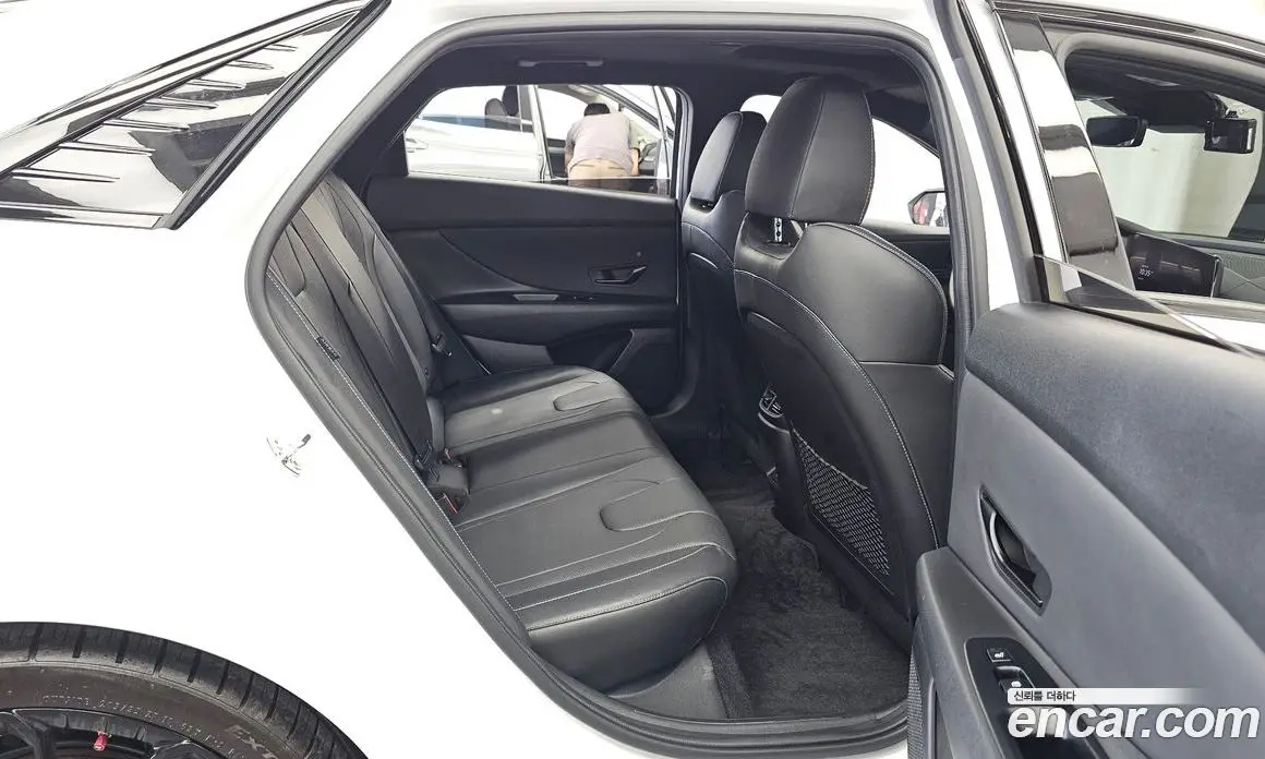 Hyundai Avante 2023 2.0 автомат (гидро), фото 12