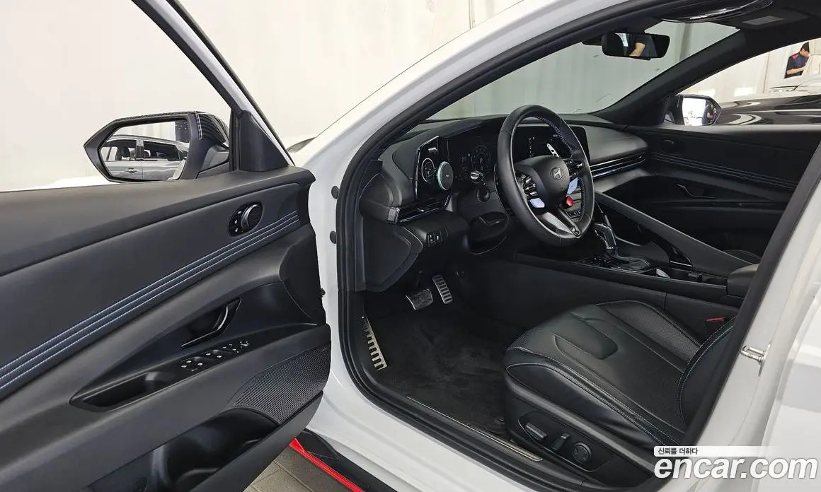 Hyundai Avante 2023 2.0 автомат (гидро), фото 10
