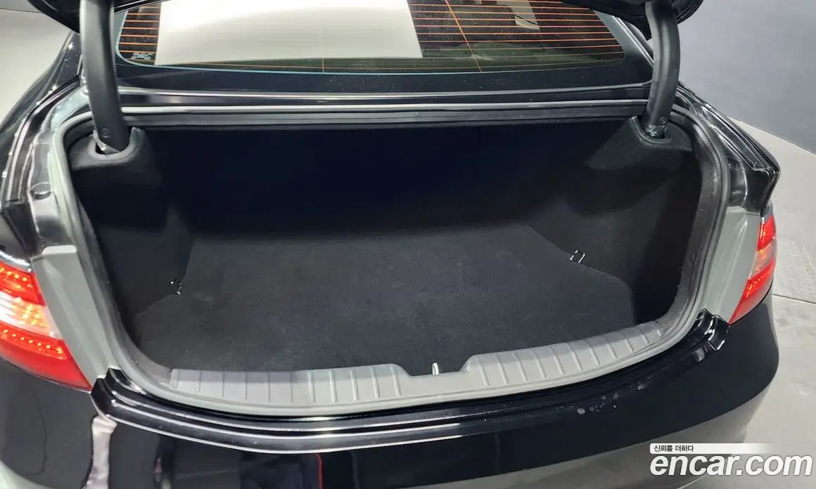 Hyundai Grandeur 2014 2.4 автомат (гидро), фото 20