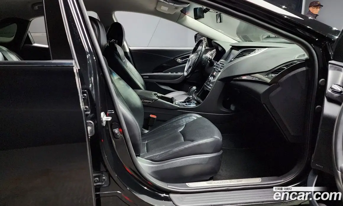 Hyundai Grandeur 2014 2.4 автомат (гидро), фото 10