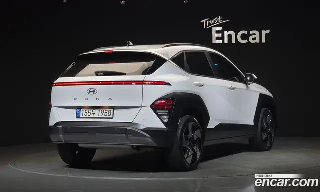 Hyundai Kona 2023 1.6 автомат (гидро), миниатюра 2