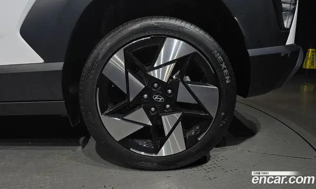 Hyundai Kona 2023 1.6 автомат (гидро), миниатюра 7