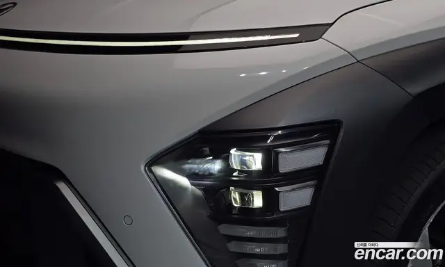 Hyundai Kona 2023 1.6 автомат (гидро), миниатюра 8