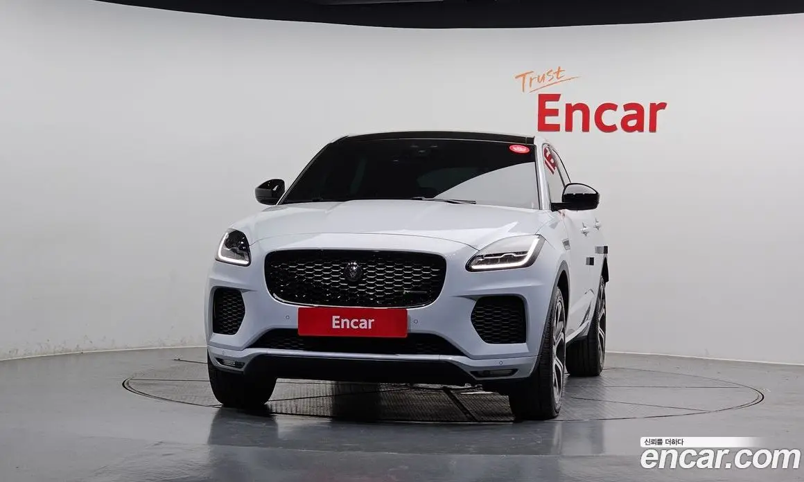 Jaguar E-Pace 2018 2.0 автомат (гидро), фото 3 Jaguar E-Pace 2018 2.0 автомат (гидро), фото 3