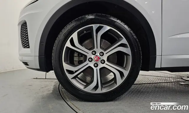 Jaguar E-Pace 2018 2.0 автомат (гидро), миниатюра 5 Jaguar E-Pace 2018 2.0 автомат (гидро), миниатюра 5