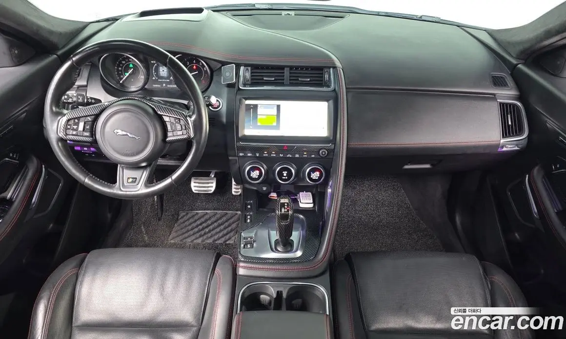 Jaguar E-Pace 2018 2.0 автомат (гидро), фото 10 Jaguar E-Pace 2018 2.0 автомат (гидро), фото 10