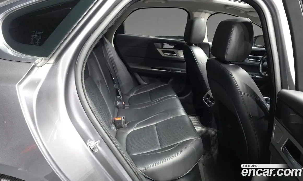 Jaguar XF 2018 2.0 автомат (гидро), фото 18 Jaguar XF 2018 2.0 автомат (гидро), фото 18