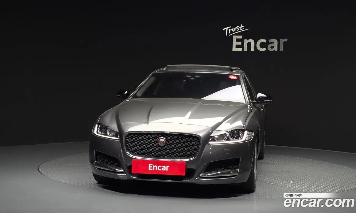 Jaguar XF 2018 2.0 автомат (гидро), фото 3 Jaguar XF 2018 2.0 автомат (гидро), фото 3