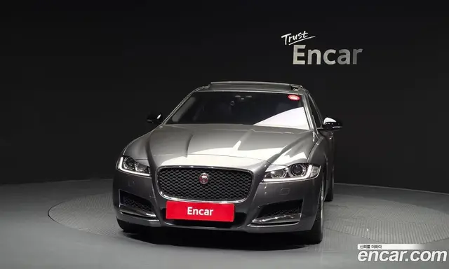 Jaguar XF 2018 2.0 автомат (гидро), миниатюра 3 Jaguar XF 2018 2.0 автомат (гидро), миниатюра 3