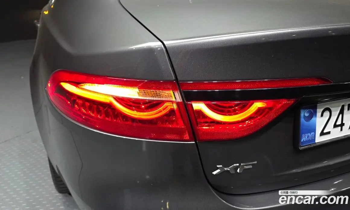 Jaguar XF 2018 2.0 автомат (гидро), фото 9 Jaguar XF 2018 2.0 автомат (гидро), фото 9