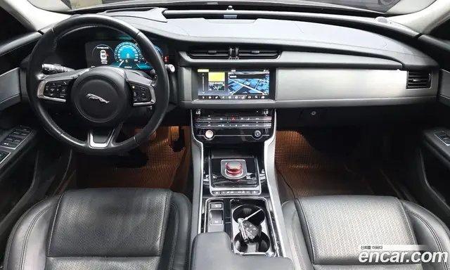 Jaguar XF 2018 2.0 автомат (гидро), миниатюра 10 Jaguar XF 2018 2.0 автомат (гидро), миниатюра 10