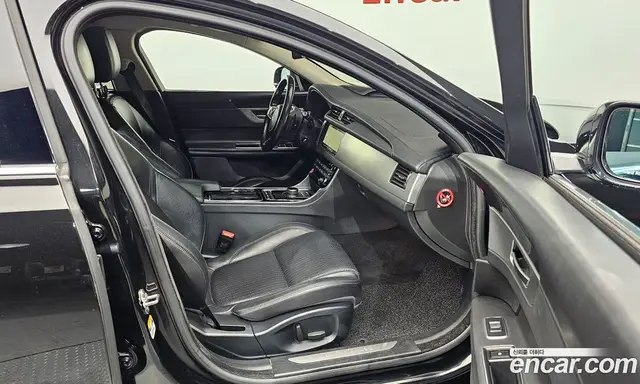Jaguar XF 2018 2.0 автомат (гидро), миниатюра 11 Jaguar XF 2018 2.0 автомат (гидро), миниатюра 11