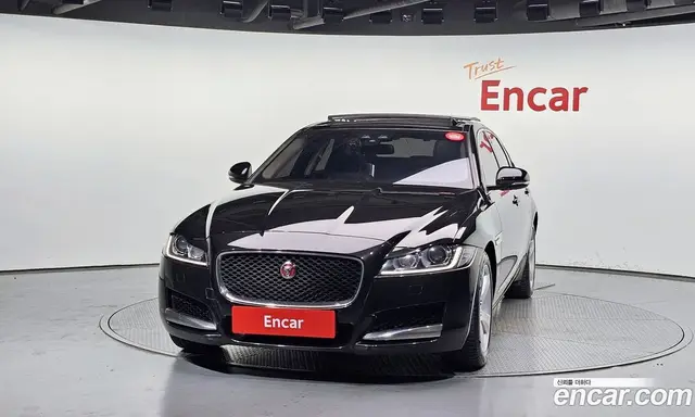Jaguar XF 2018 2.0 автомат (гидро), миниатюра 3 Jaguar XF 2018 2.0 автомат (гидро), миниатюра 3