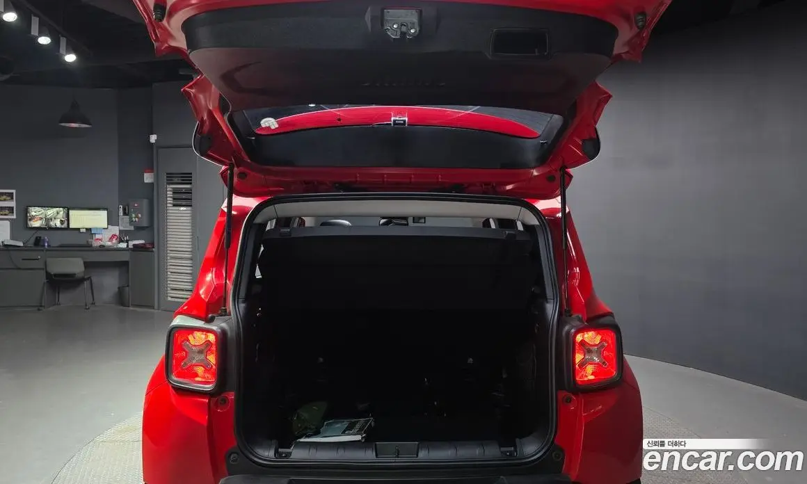 Jeep Renegade 2019 2.4 автомат (гидро), фото 20 Jeep Renegade 2019 2.4 автомат (гидро), фото 20