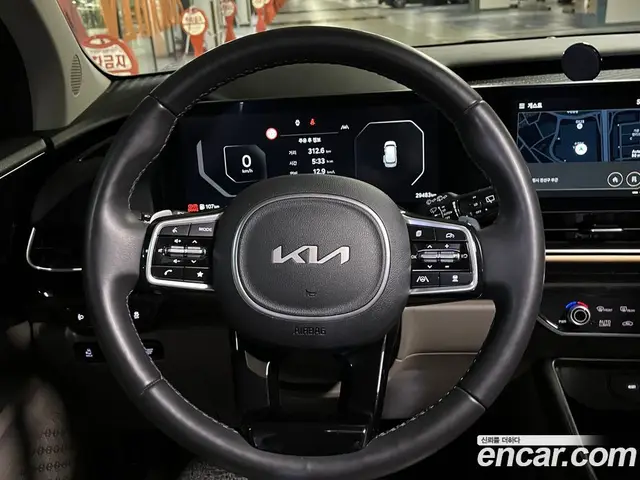 Kia Carnival 2024 2.2 автомат (гидро), миниатюра 7