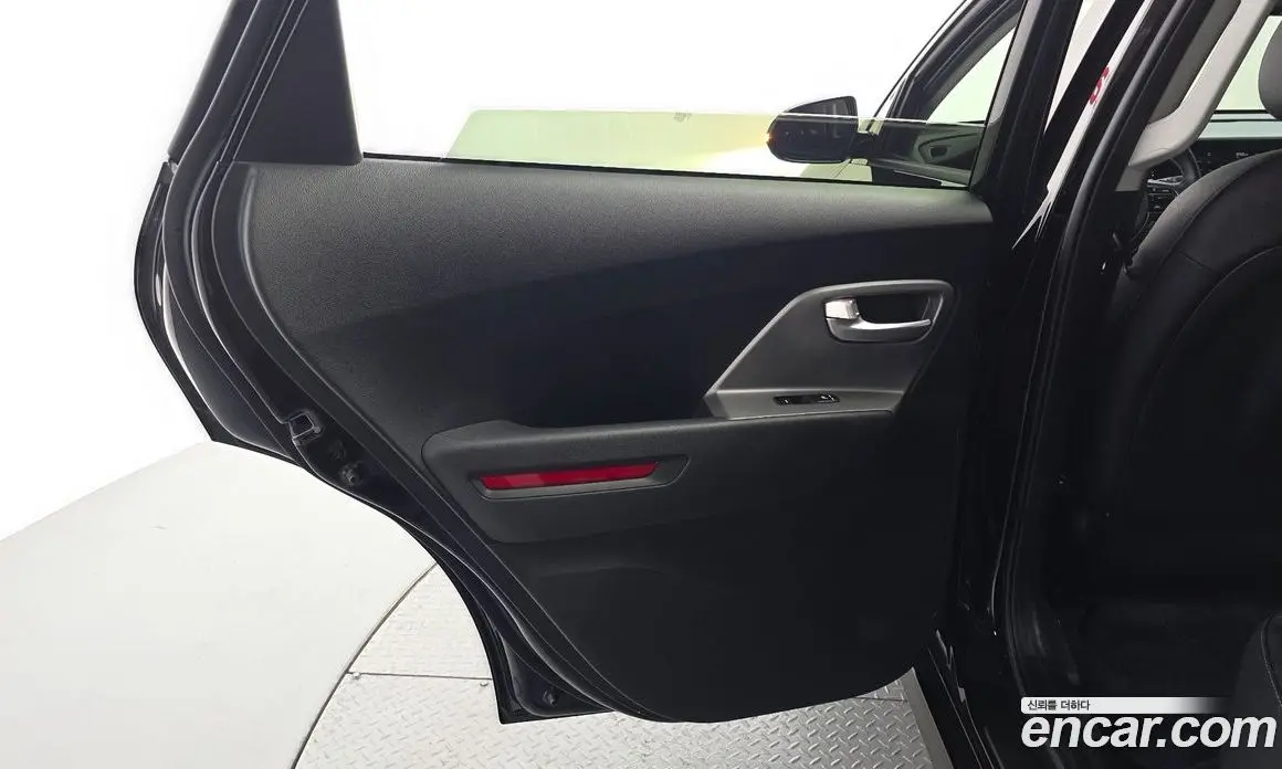 Kia Niro 2023 0.2 автомат (гидро), фото 15