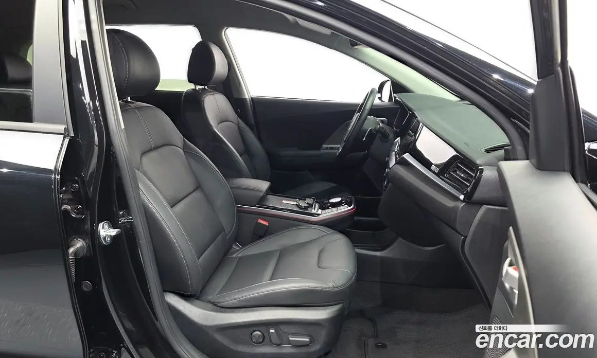 Kia Niro 2023 0.2 автомат (гидро), фото 16
