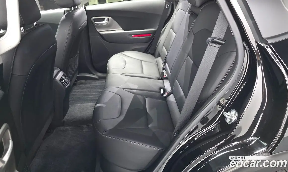 Kia Niro 2023 0.2 автомат (гидро), фото 18