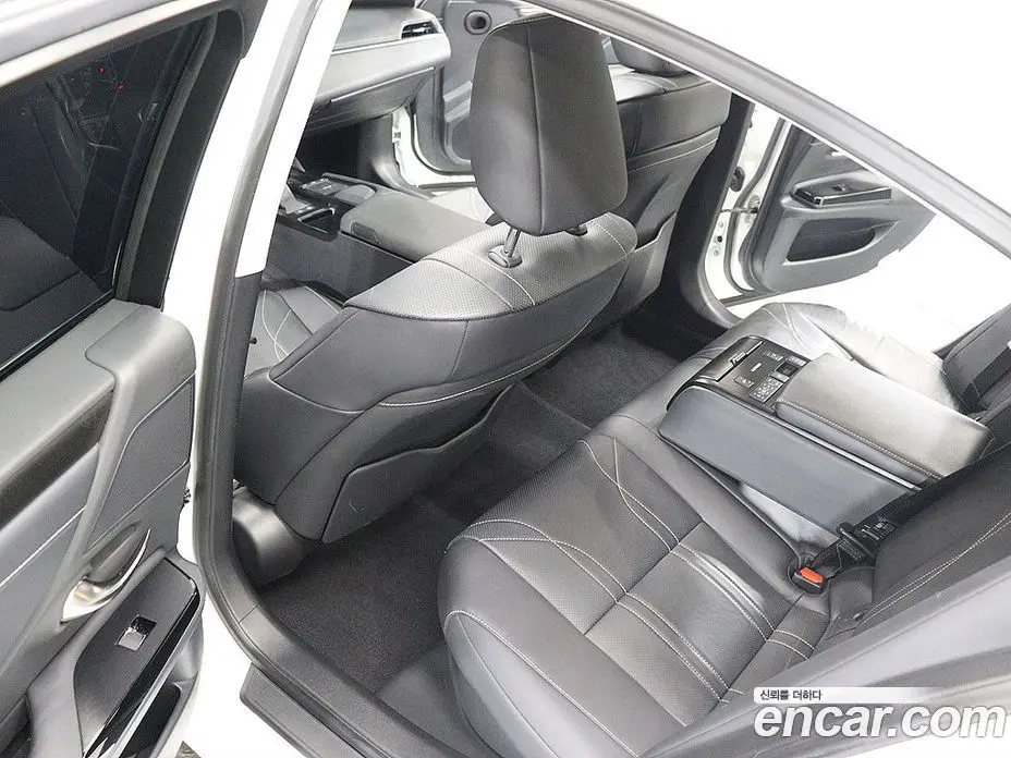 Lexus ES 2022 2.5 автомат (гидро), фото 15 Lexus ES 2022 2.5 автомат (гидро), фото 15