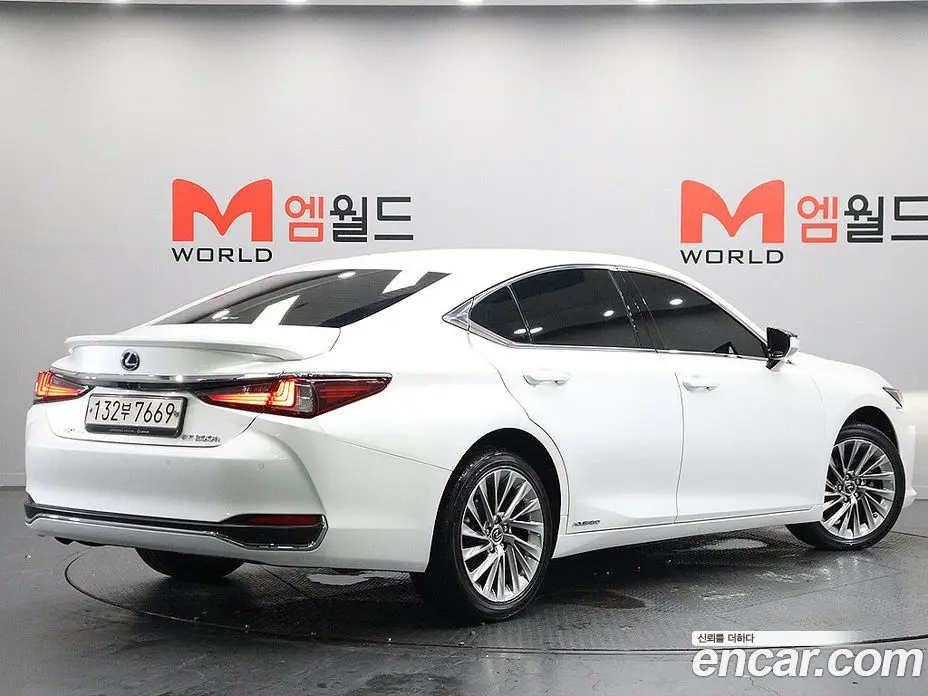 Lexus ES 2022 2.5 автомат (гидро), фото 4 Lexus ES 2022 2.5 автомат (гидро), фото 4