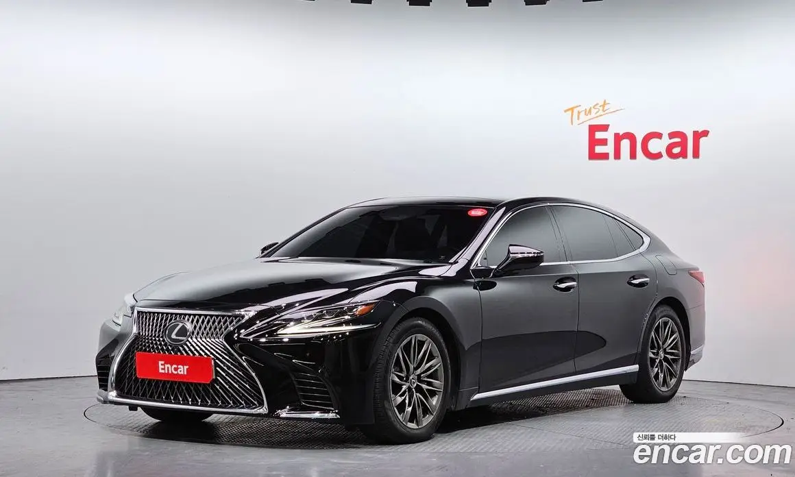 Lexus LS 2018 3.4 автомат (гидро), фото 1 Lexus LS 2018 3.4 автомат (гидро), фото 1