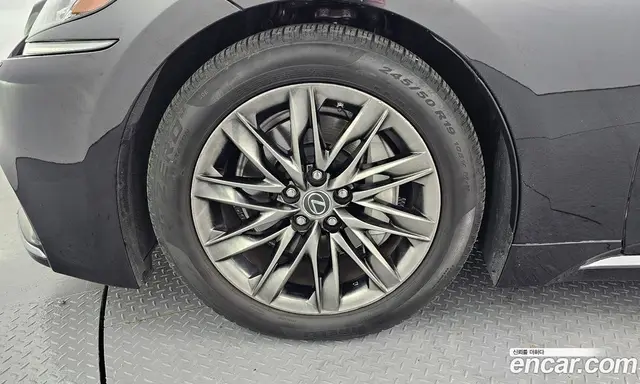 Lexus LS 2018 3.4 автомат (гидро), миниатюра 5 Lexus LS 2018 3.4 автомат (гидро), миниатюра 5