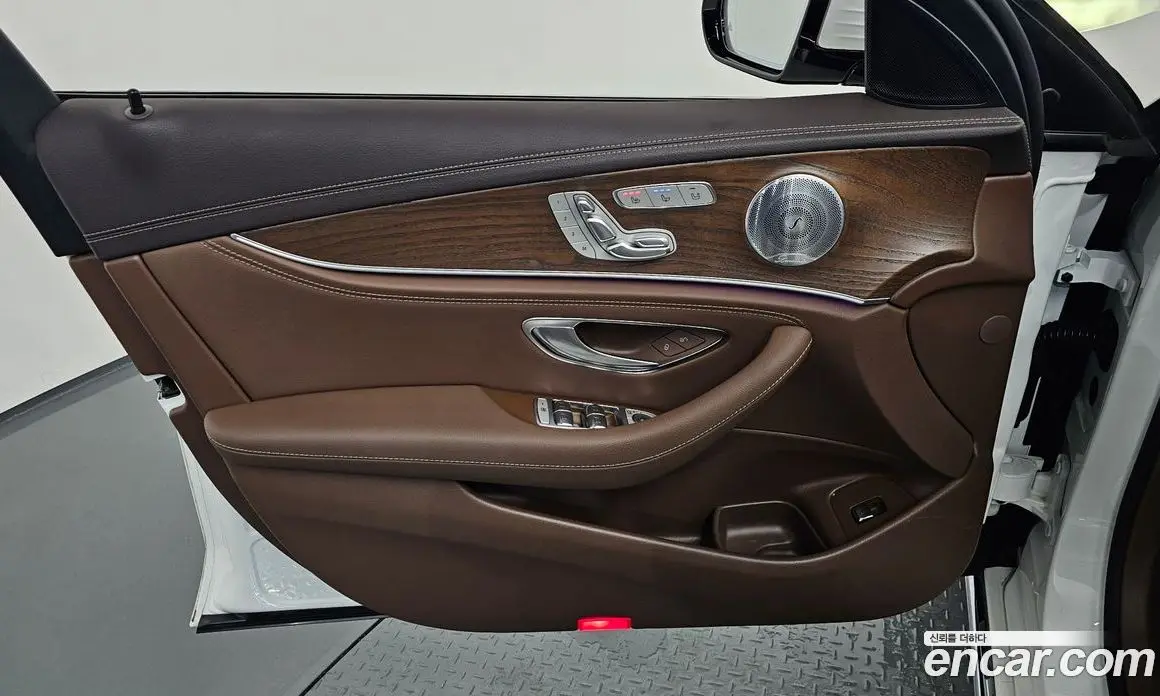 Mercedes-Benz E-Class 2020 2.0 автомат (гидро), фото 14 Mercedes-Benz E-Class 2020 2.0 автомат (гидро), фото 14