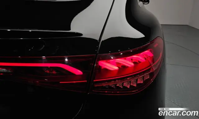 Mercedes-Benz EQE 2023 0.3 автомат (гидро), миниатюра 8 Mercedes-Benz EQE 2023 0.3 автомат (гидро), миниатюра 8