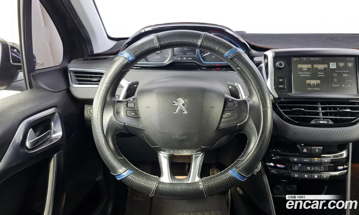 Peugeot 2008 2017 1.6 автомат (гидро), фото 13
