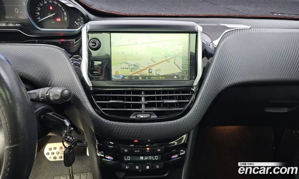 Peugeot 2008 2017 1.6 автомат (гидро), фото 14