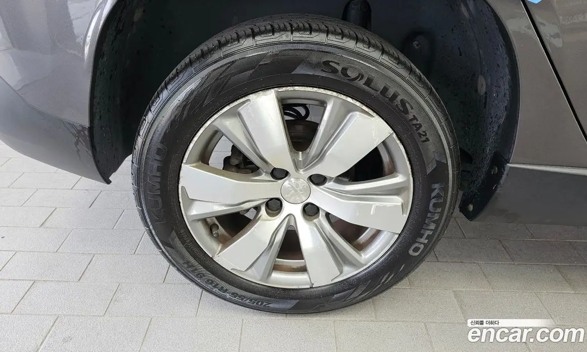 Peugeot 2008 2017 1.6 автомат (гидро), фото 5