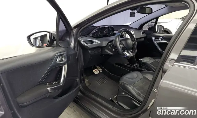 Peugeot 2008 2017 1.6 автомат (гидро), миниатюра 10