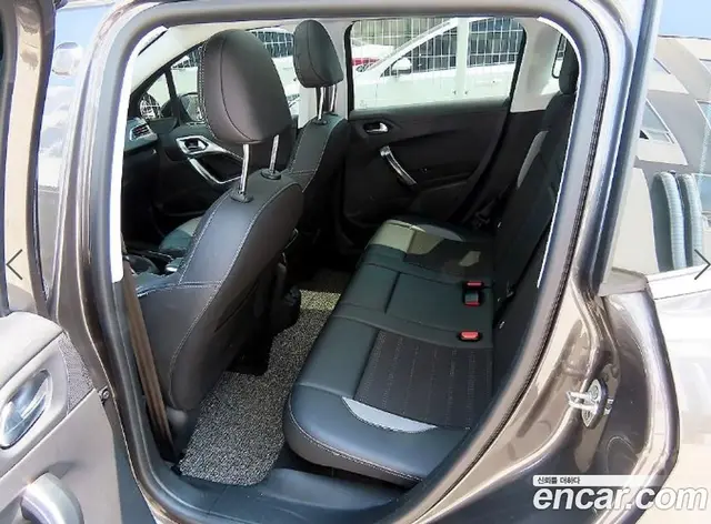 Peugeot 2008 2019 1.5 автомат (гидро), миниатюра 6