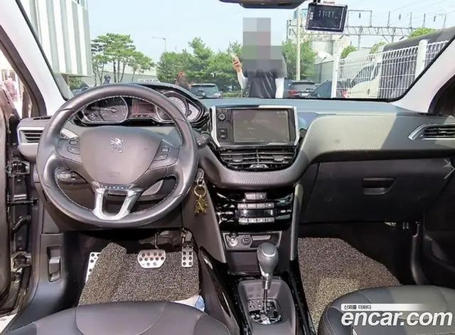Peugeot 2008 2019 1.5 автомат (гидро), миниатюра 7