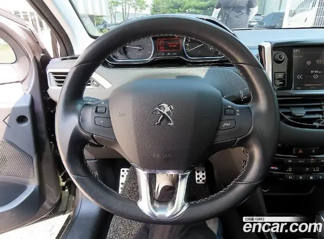 Peugeot 2008 2019 1.5 автомат (гидро), миниатюра 8