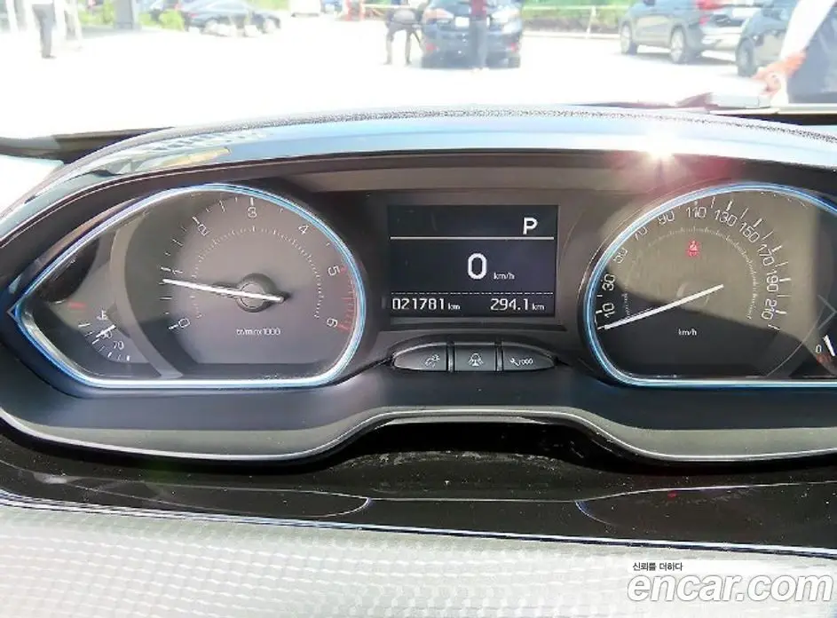 Peugeot 2008 2019 1.5 автомат (гидро), фото 9
