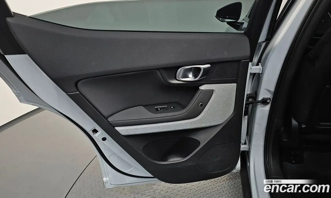 Polestar Polestar 2 2024 0.2 автомат (гидро), фото 15 Polestar Polestar 2 2024 0.2 автомат (гидро), фото 15