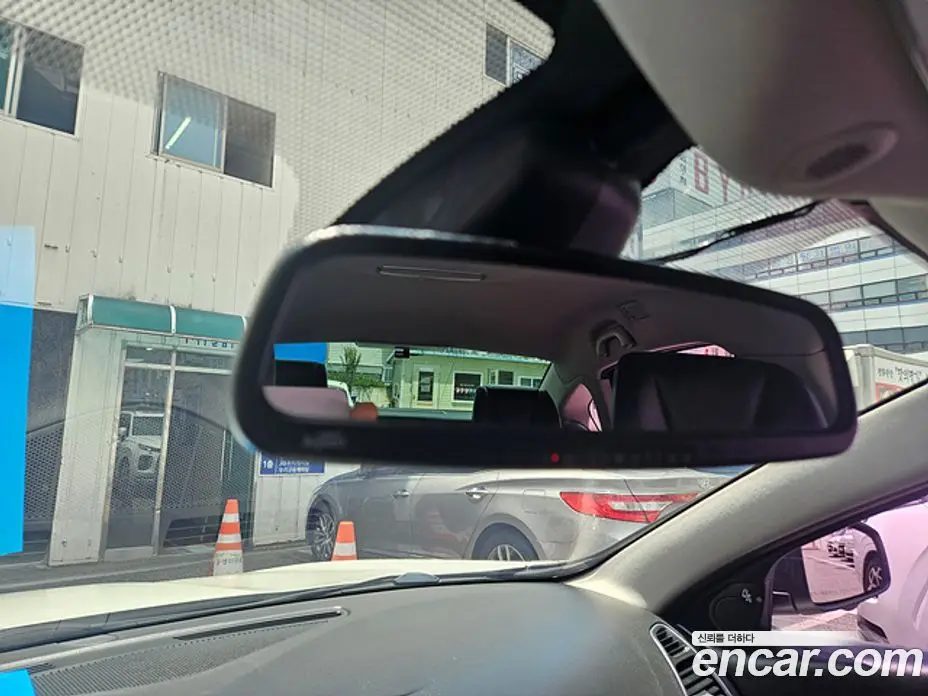 Renault (Samsung) SM7 2017 2.5 автомат (гидро), фото 17 Renault (Samsung) SM7 2017 2.5 автомат (гидро), фото 17
