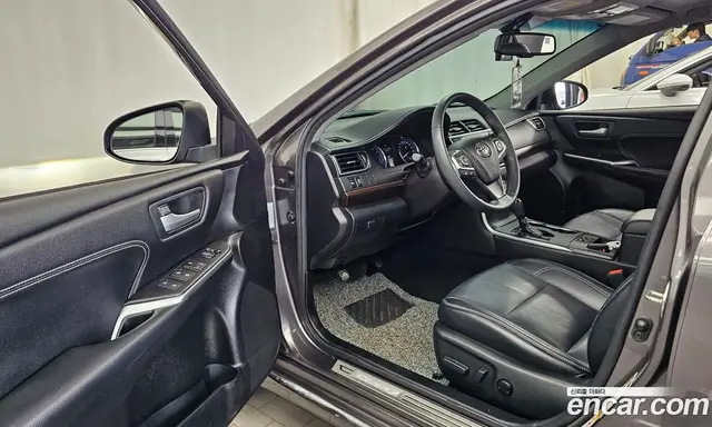 Toyota Camry 2016 2.5 автомат (гидро), миниатюра 10 Toyota Camry 2016 2.5 автомат (гидро), миниатюра 10