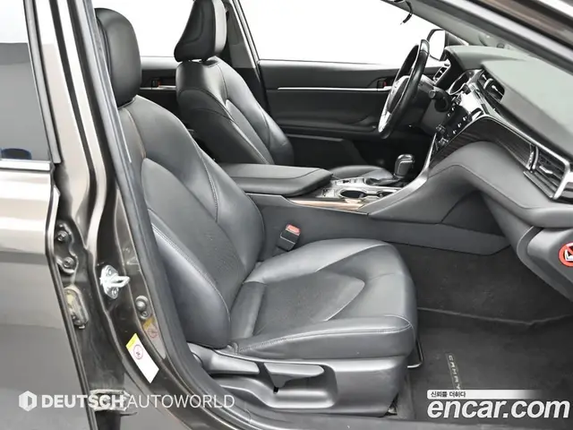 Toyota Camry 2018 2.5 автомат (гидро), миниатюра 10 Toyota Camry 2018 2.5 автомат (гидро), миниатюра 10
