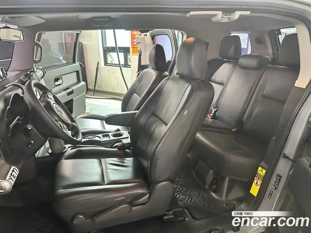 Toyota FJ Cruiser 2014 4.0 автомат (гидро), миниатюра 4 Toyota FJ Cruiser 2014 4.0 автомат (гидро), миниатюра 4