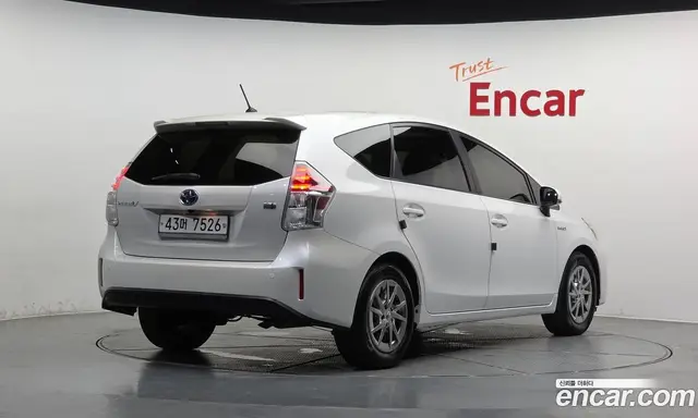Toyota Prius 2015 1.8 автомат (гидро), миниатюра 2 Toyota Prius 2015 1.8 автомат (гидро), миниатюра 2