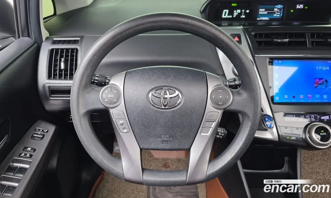 Toyota Prius 2015 1.8 автомат (гидро), фото 13 Toyota Prius 2015 1.8 автомат (гидро), фото 13